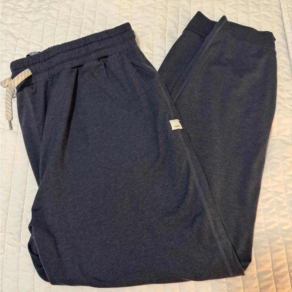Vuori Women’s Performance Jogger in Midnight Heather